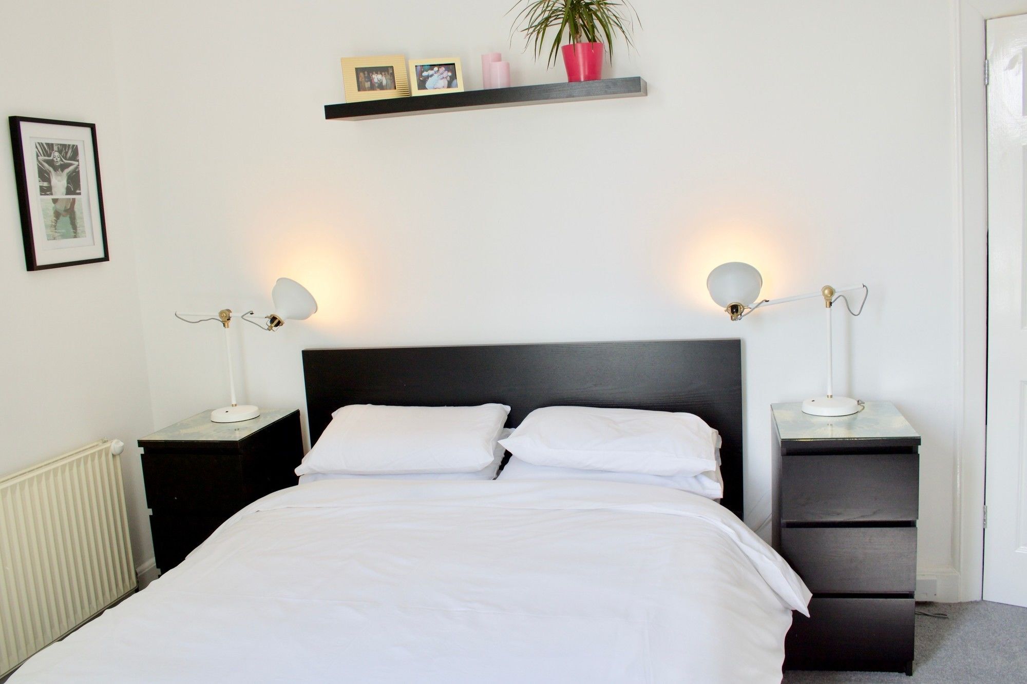 2 Bedroom Near Murrayfield Apartment *